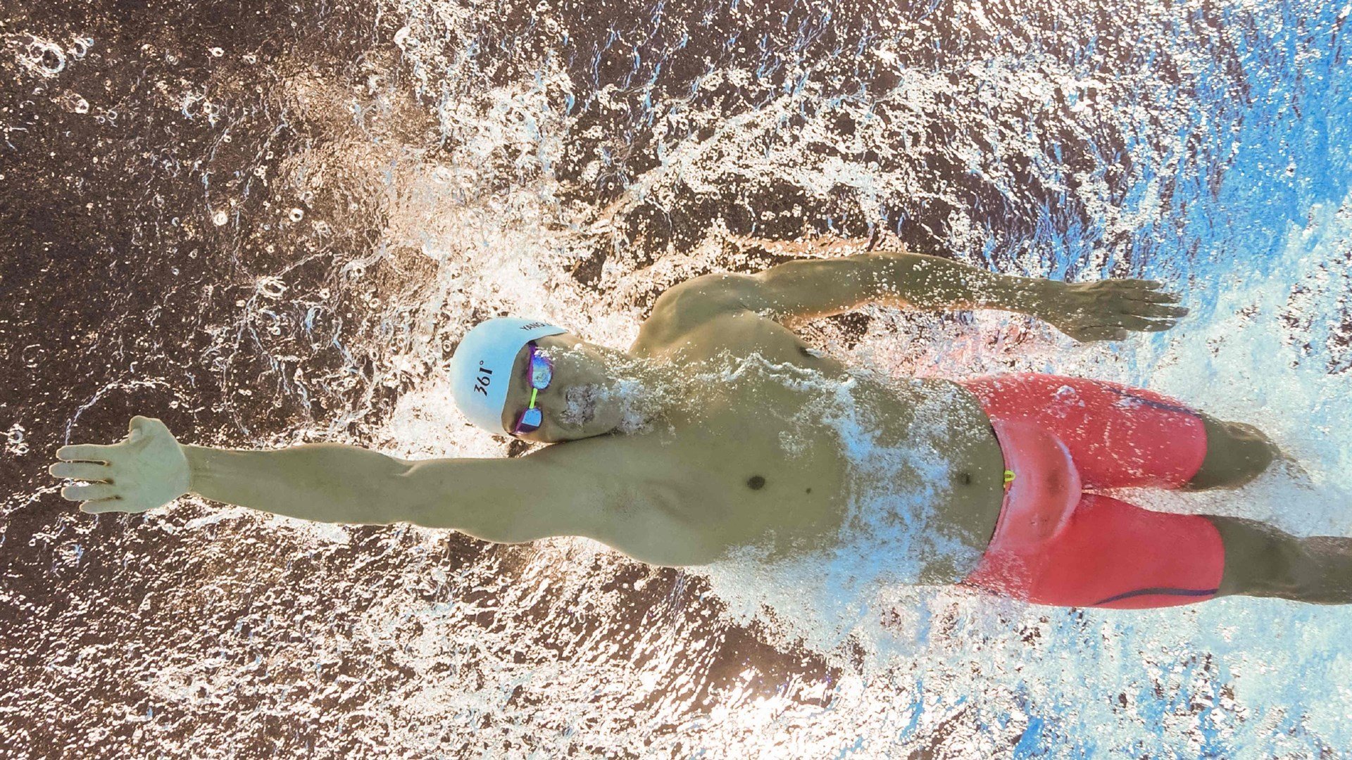 开云入口-【新型设备】专业运动员集体尝试电子球桌,电子球拍